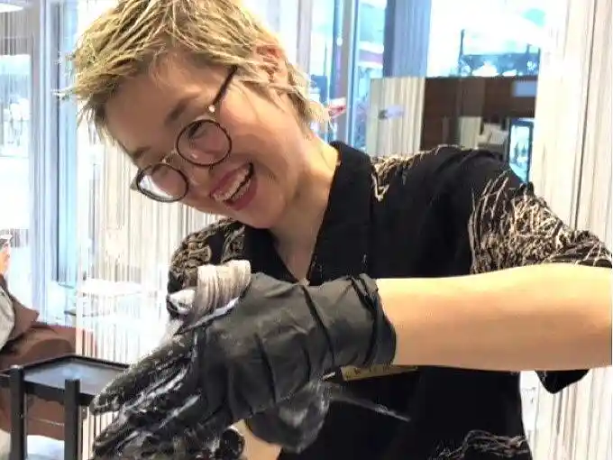 https://hairmake-earth.saiyo-job.jp/csaiyo/p5my/m_images/show/02/227/5734/ts/1677829728/image.jpg