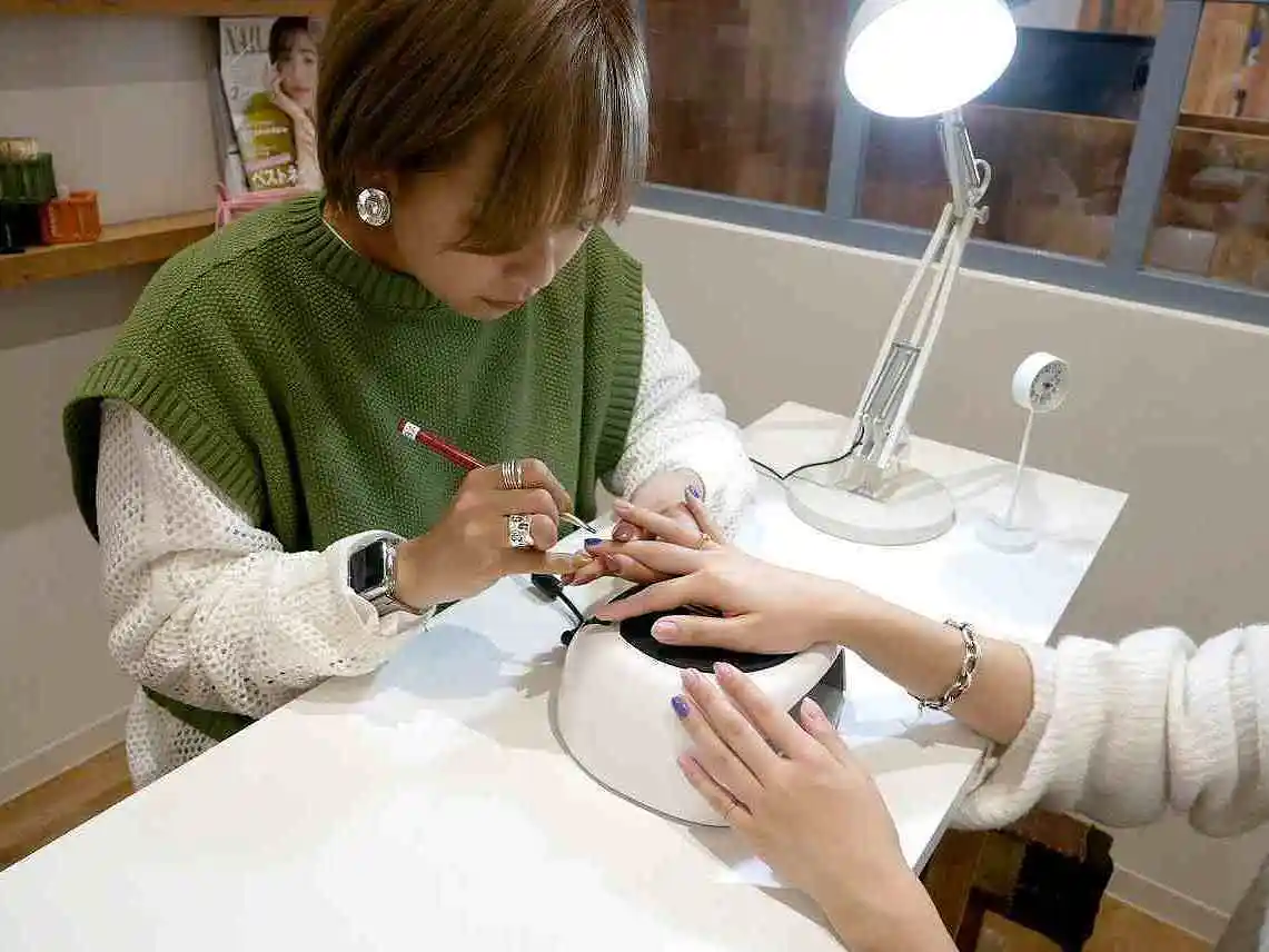 https://hairmake-earth.saiyo-job.jp/csaiyo/p5my/m_images/show/02/42/8053/ts/1678074238/image.jpg